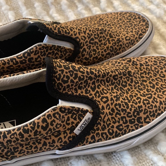 VANS Classic Slip-On, in Leopard - Picture 2 of 5
